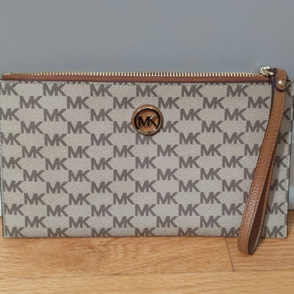 Michael Kors signature wristlet